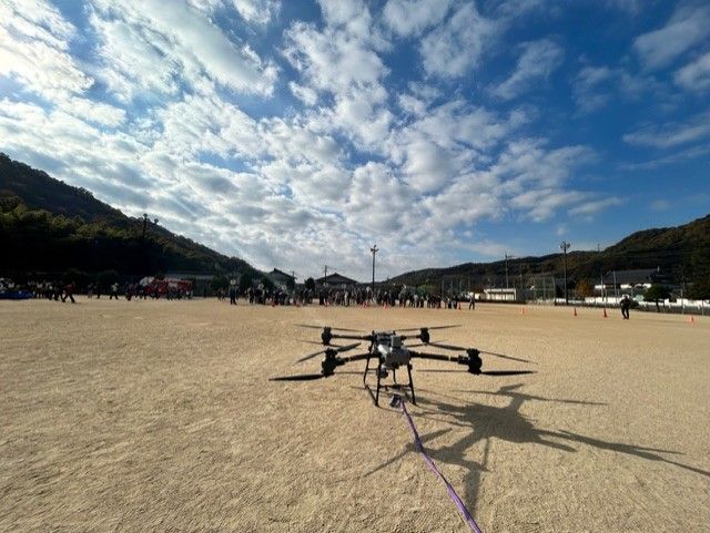 DJI FlyCart 30 機体 — 建設現場での物流ドローン比較